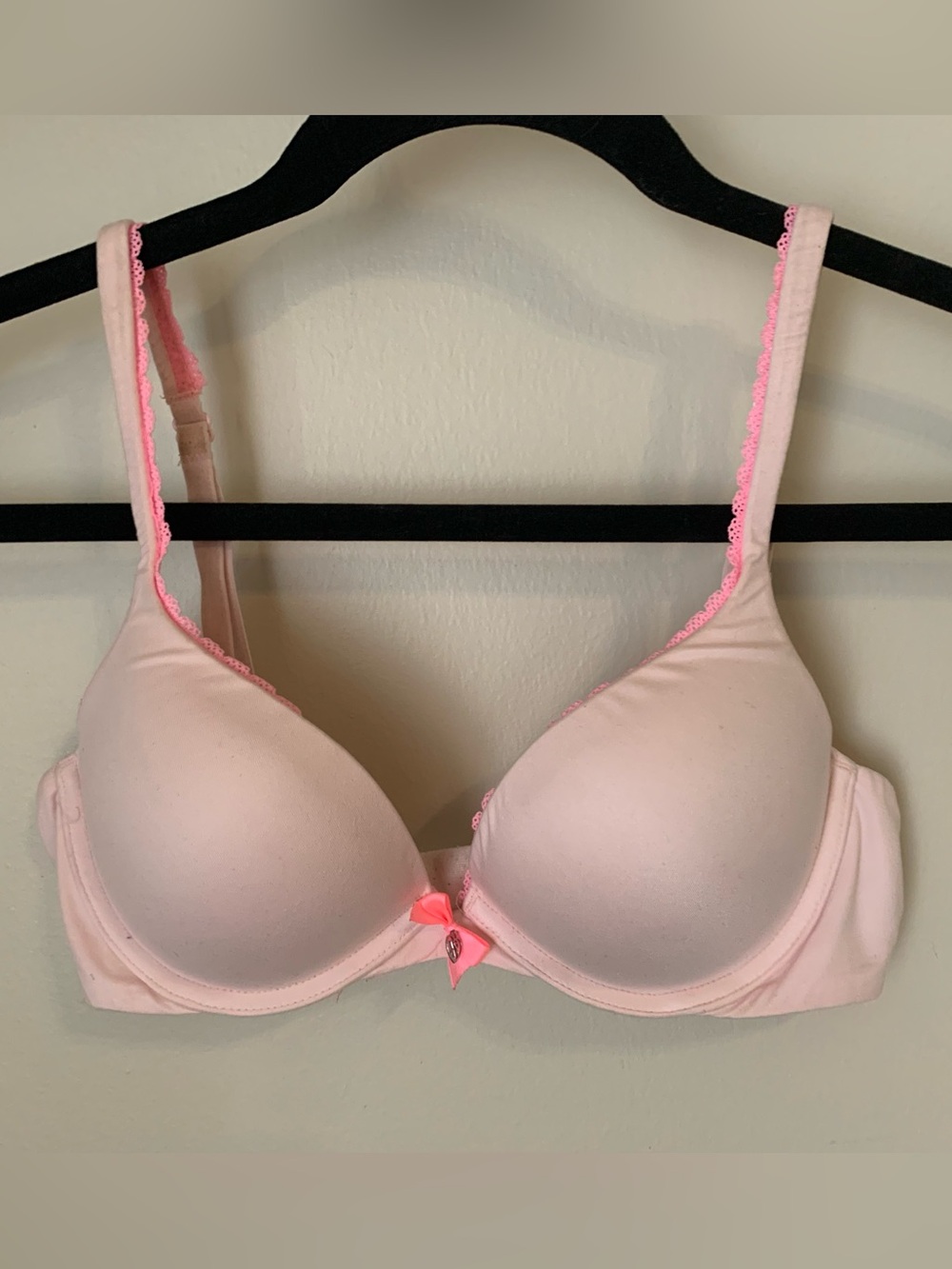 🍡Body by Victoria Light baby pink Push up Bra by Victoria’s Secret